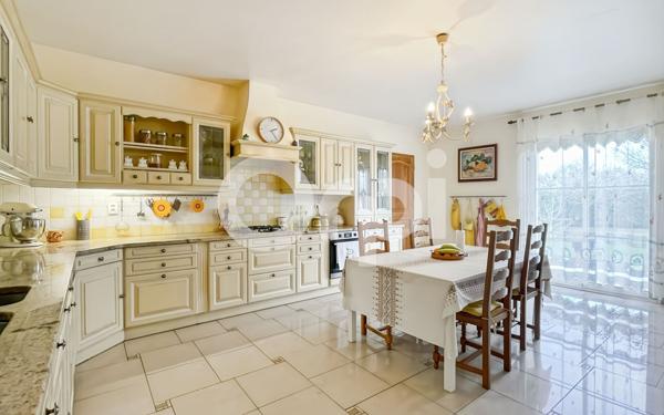 Maison à vendre    7 pièces •  Dreux