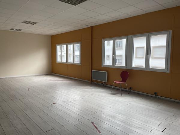 A LOUER - BUREAUX - 330 m2 - OPEN SPACE - SAINT NAZAIRE