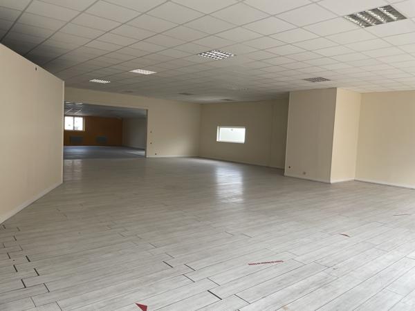 A LOUER - BUREAUX - 330 m2 - OPEN SPACE - SAINT NAZAIRE
