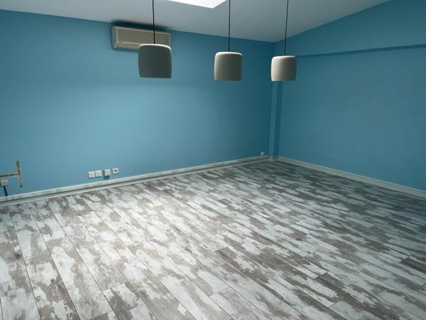 TOURS SUD JOUE - BUREAUX A LOUER 50 M² FACILITE DE STATIONNEMENT - PROXIMITE A10