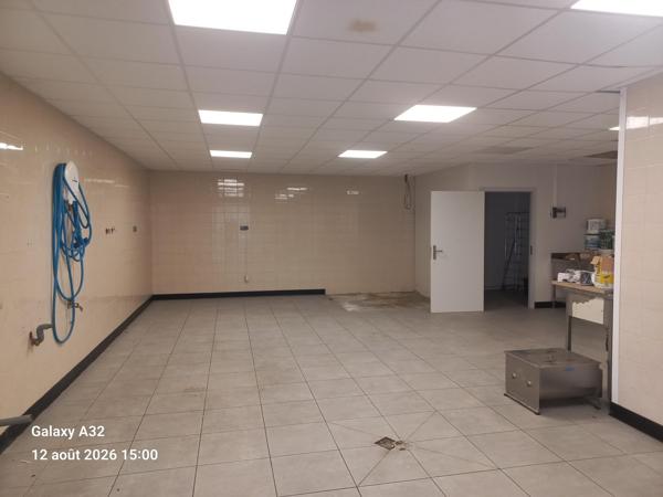 local professionnel équipé pour activité traiteur/restauration à emporter + appartement