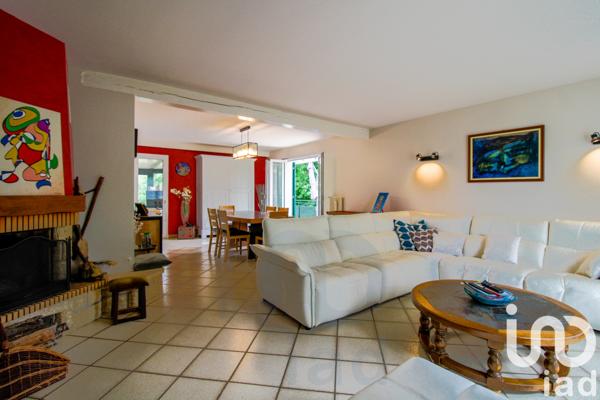 Maison à vendre 10 pièces 225 m² Épône