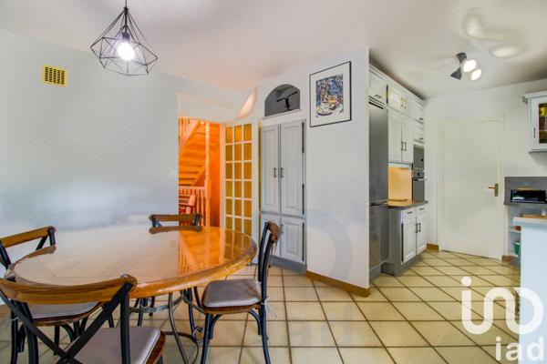Maison à vendre 10 pièces 225 m² Épône