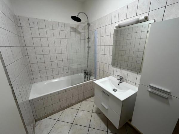 Appartement à louer 4 pièces  (54)