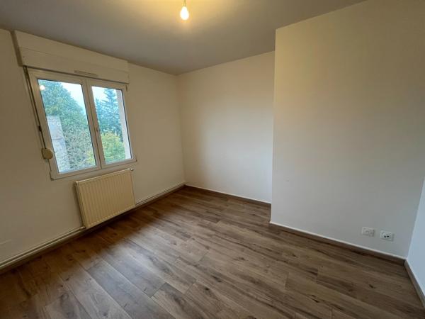 Appartement à louer 4 pièces  (54)