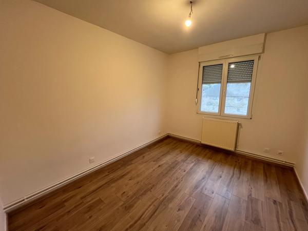 Appartement à louer 4 pièces  (54)
