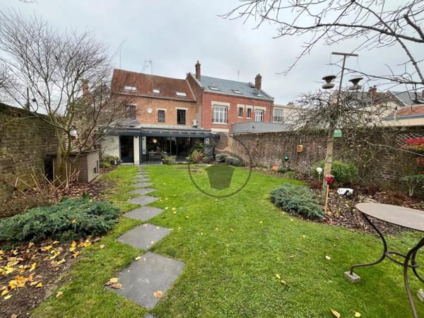 Vente Maison 7 pièces 257 m2 à Saint-Quentin