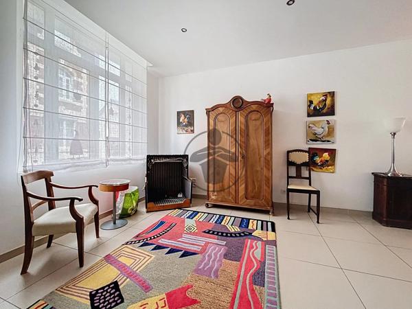 Vente Maison 7 pièces 257 m2 à Saint-Quentin