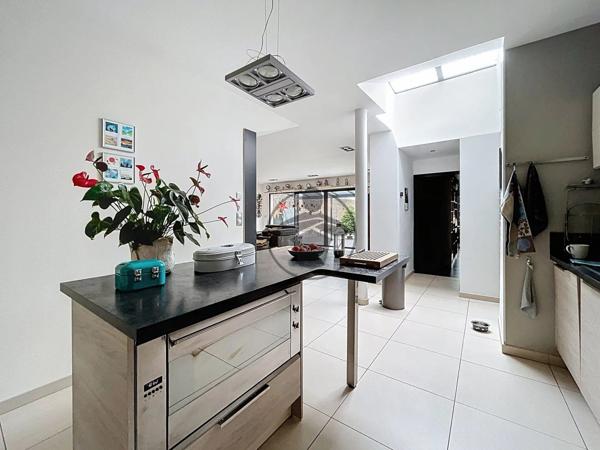 Vente Maison 7 pièces 257 m2 à Saint-Quentin