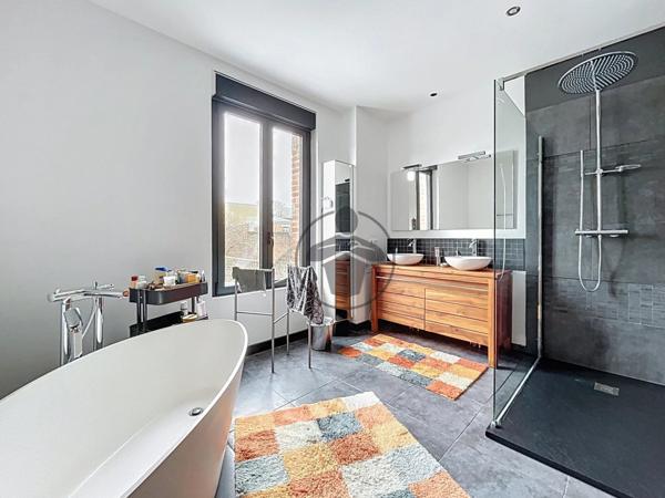 Vente Maison 7 pièces 257 m2 à Saint-Quentin