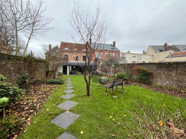 Vente Maison 7 pièces 257 m2 à Saint-Quentin