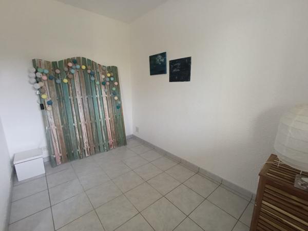 Appartement 2 pièces avec vaste terrasse