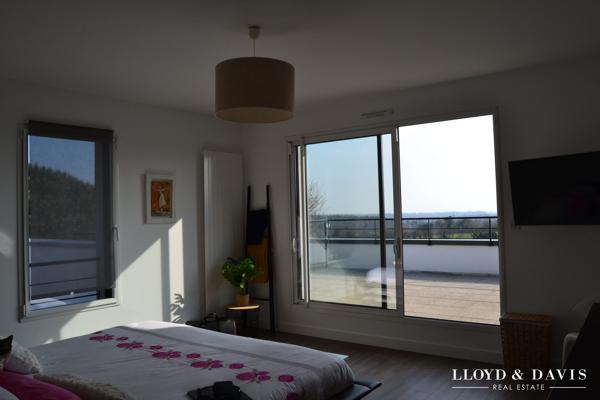 CONCARNEAU — VILLA CONTEMPORAINE HAUT DE GAMME : VUE MER