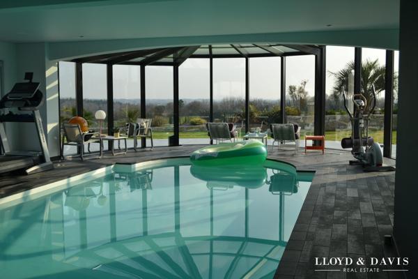 CONCARNEAU — VILLA CONTEMPORAINE HAUT DE GAMME : VUE MER