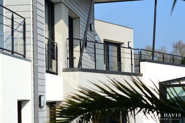 CONCARNEAU — VILLA CONTEMPORAINE HAUT DE GAMME : VUE MER