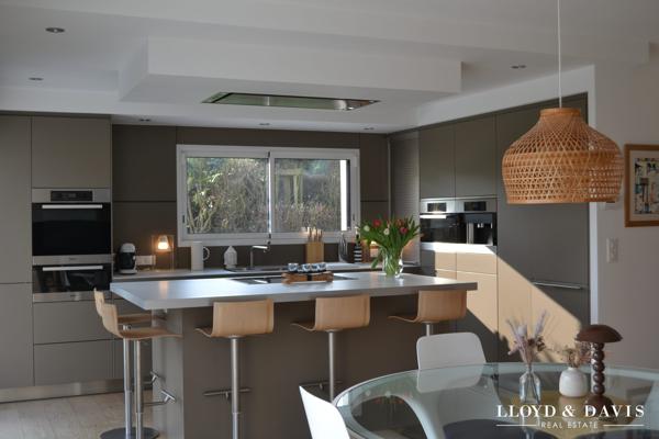 CONCARNEAU — VILLA CONTEMPORAINE HAUT DE GAMME : VUE MER