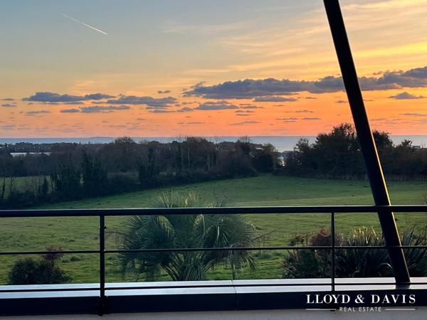 CONCARNEAU — VILLA CONTEMPORAINE HAUT DE GAMME : VUE MER