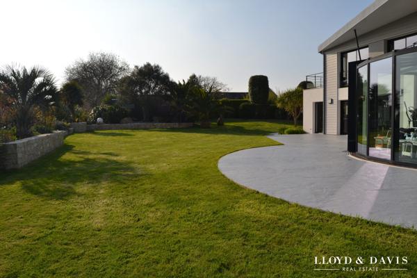 CONCARNEAU — VILLA CONTEMPORAINE HAUT DE GAMME : VUE MER