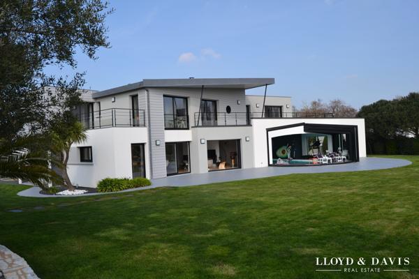 CONCARNEAU — VILLA CONTEMPORAINE HAUT DE GAMME : VUE MER