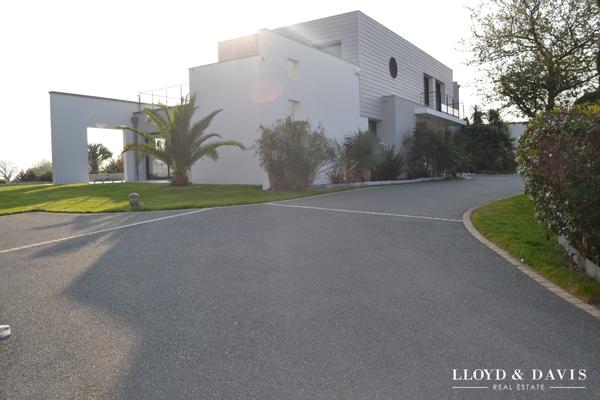 CONCARNEAU — VILLA CONTEMPORAINE HAUT DE GAMME : VUE MER