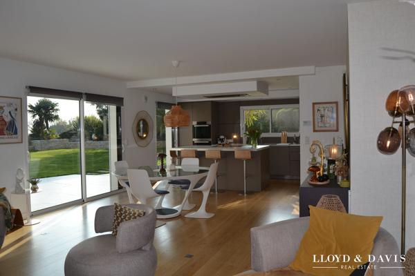 CONCARNEAU — VILLA CONTEMPORAINE HAUT DE GAMME : VUE MER