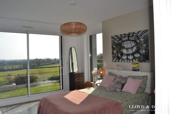 CONCARNEAU — VILLA CONTEMPORAINE HAUT DE GAMME : VUE MER