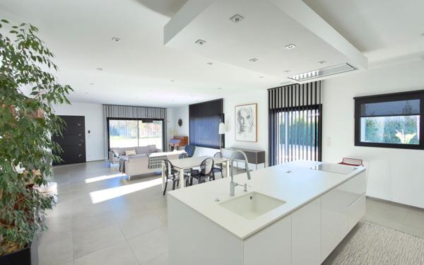 Maison à vendre    5 pièces • 190 m2 Cabannes