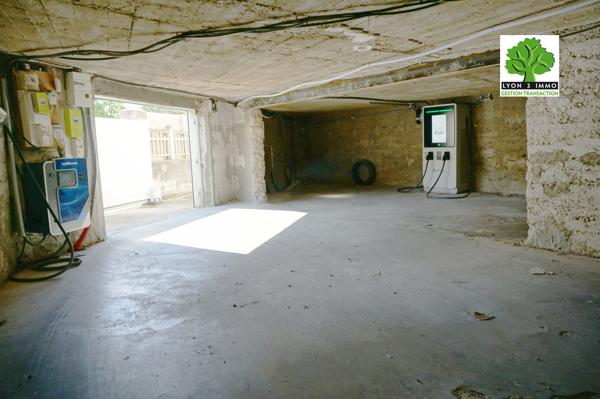 Bron Genêts limite Montchat, maison T3 possible T4 calme et rénovée.