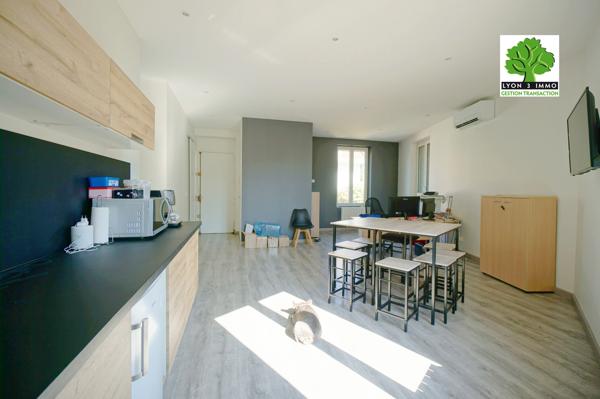 Bron Genêts limite Montchat, maison T3 possible T4 calme et rénovée.