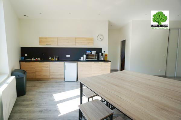 Bron Genêts limite Montchat, maison T3 possible T4 calme et rénovée.