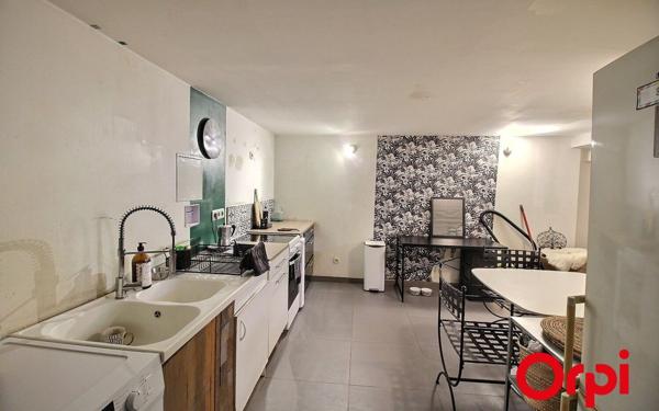 Appartement à vendre    2 pièces • 44,37 m2 Marseille 6