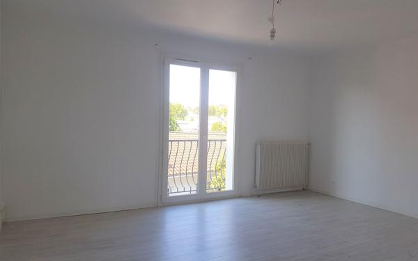 Appartement à louer    3 pièces •  Aire-sur-l'Adour