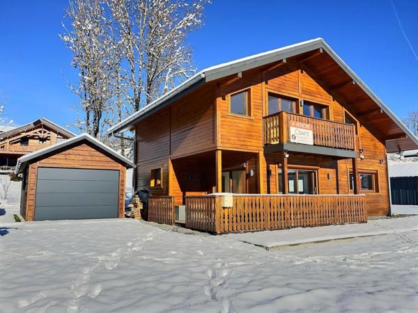 Chalet d’exception face aux montagnes, rare à saisir