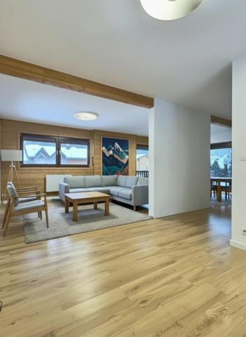 Chalet d’exception face aux montagnes, rare à saisir