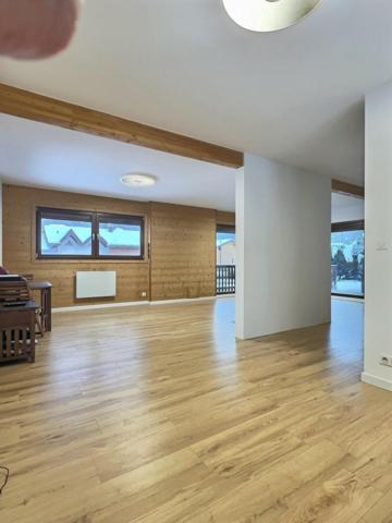 Chalet d’exception face aux montagnes, rare à saisir