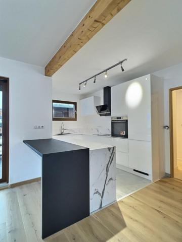 Chalet d’exception face aux montagnes, rare à saisir