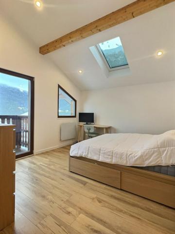 Chalet d’exception face aux montagnes, rare à saisir