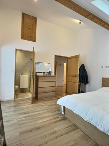 Chalet d’exception face aux montagnes, rare à saisir