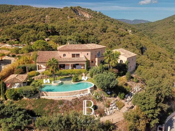 Grimaud, Villa 8 Chambres -  542 m² à vendre