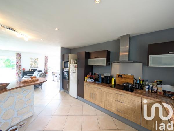 Maison à vendre 5 pièces 114 m² Lussac-les-Châteaux