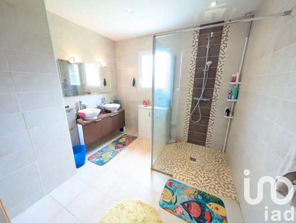 Maison à vendre 5 pièces 114 m² Lussac-les-Châteaux