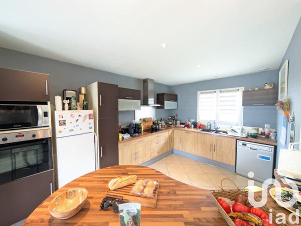 Maison à vendre 5 pièces 114 m² Lussac-les-Châteaux