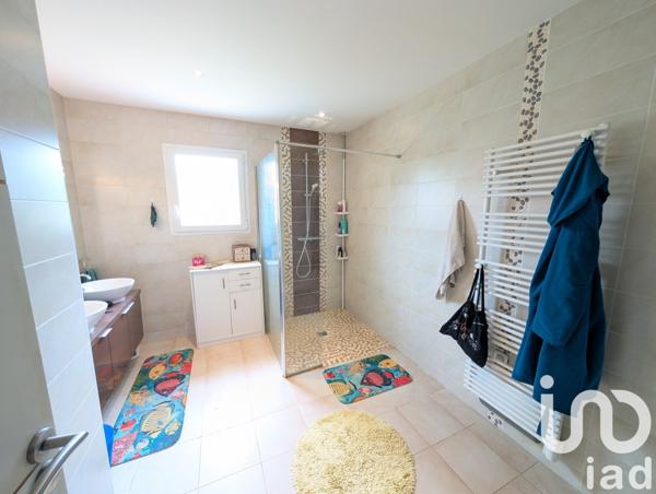 Maison à vendre 5 pièces 114 m² Lussac-les-Châteaux