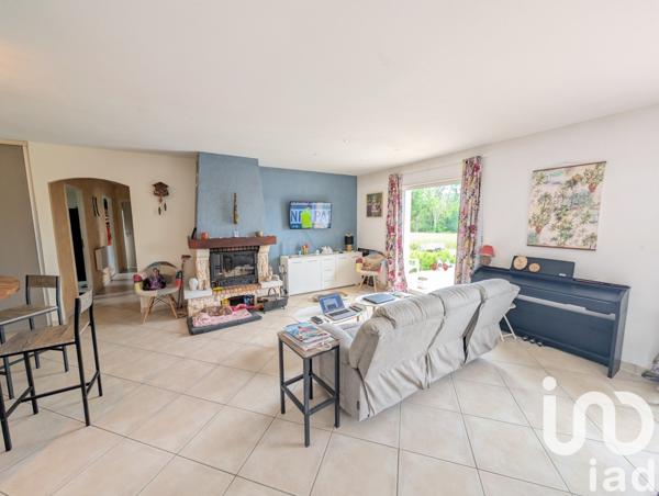Maison à vendre 5 pièces 114 m² Lussac-les-Châteaux