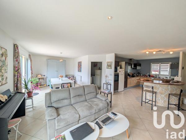 Maison à vendre 5 pièces 114 m² Lussac-les-Châteaux