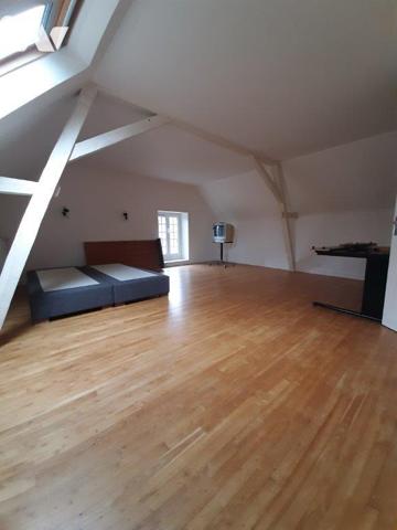 LONGERE A VENDRE SAINT QUENTIN LES BEAUREPAIRES