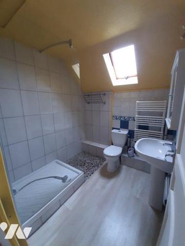 LONGERE A VENDRE SAINT QUENTIN LES BEAUREPAIRES