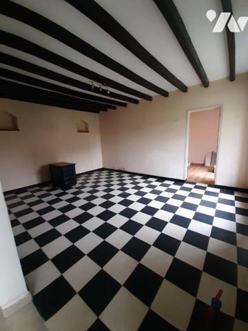 LONGERE A VENDRE SAINT QUENTIN LES BEAUREPAIRES