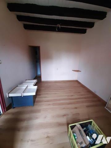 LONGERE A VENDRE SAINT QUENTIN LES BEAUREPAIRES