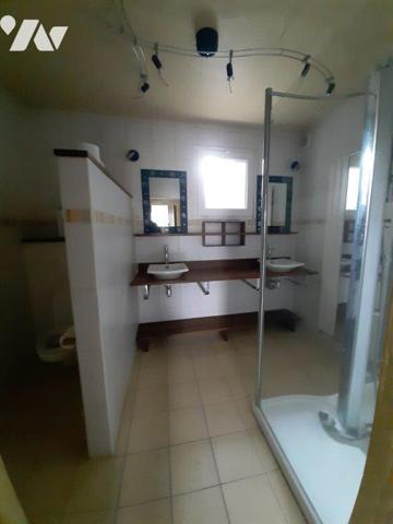 LONGERE A VENDRE SAINT QUENTIN LES BEAUREPAIRES